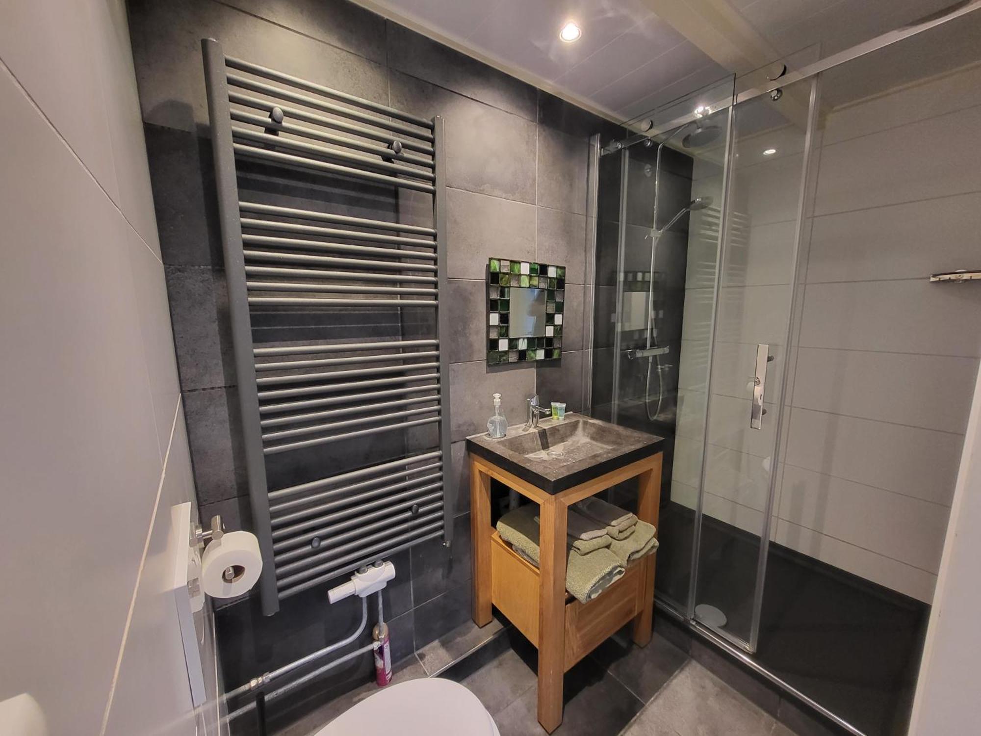 Spacious Private Guest House 힐베르쉼 외부 사진