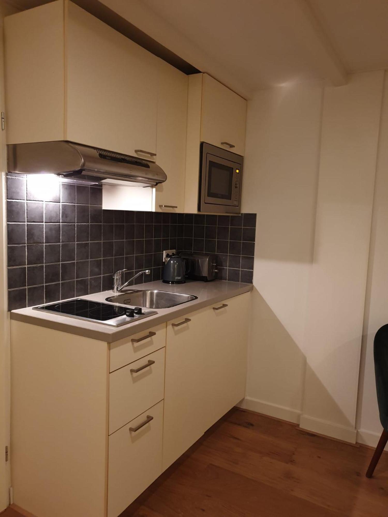 Spacious Private Guest House 힐베르쉼 외부 사진